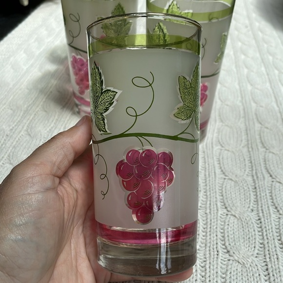 VTG 4 Frosted Libbey Grape & Leaf Drinking Glasses Tumblers Gold Rim Normal wear - Picture 6 of 9